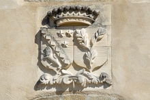 Armoiries et blason en façade du château et de la chapelle-Famille Berset et Lilavois
