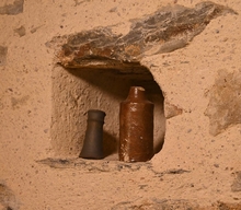 Boulin et goulots de bouteille trouvés sur le site