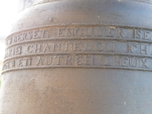 La cloche de la chapelle et l’inscription  des terres acquises