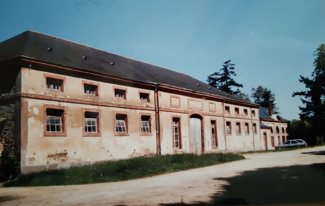Château de Craon - Jardin à l’anglaise - Les écuries avant leur restauration dans les années 2000